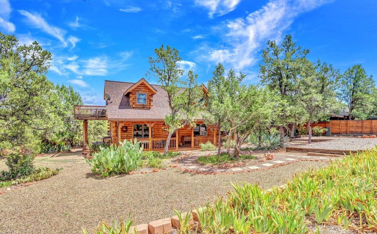 Log cabin among red rocks in Sedona, Arizona
