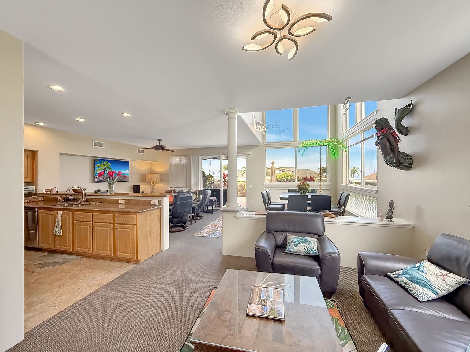Ocean-view townhome on Ali‘i Drive 3